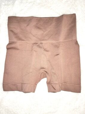 NWOT SET Active Seamless Biker Shorts Small Taupe High Rise Ribbed Workout Gym